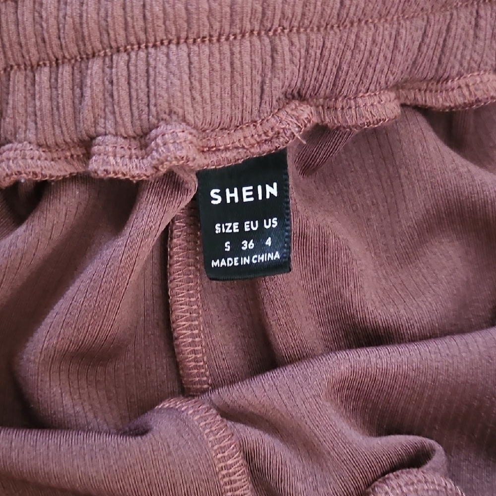 SHEIN Ribbed 2 Piece Short Set - Picture 3 of 7